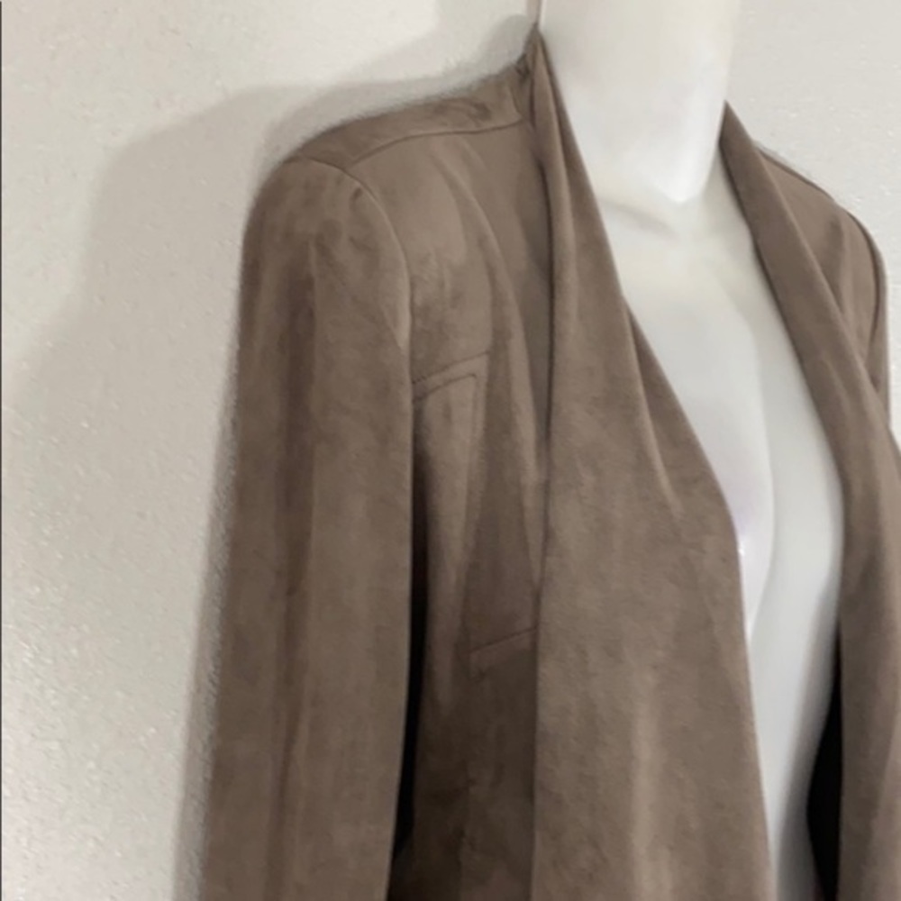 Kut from the Kloth Tayanita taupe vegan suede open jacket - Picture 10 of 11